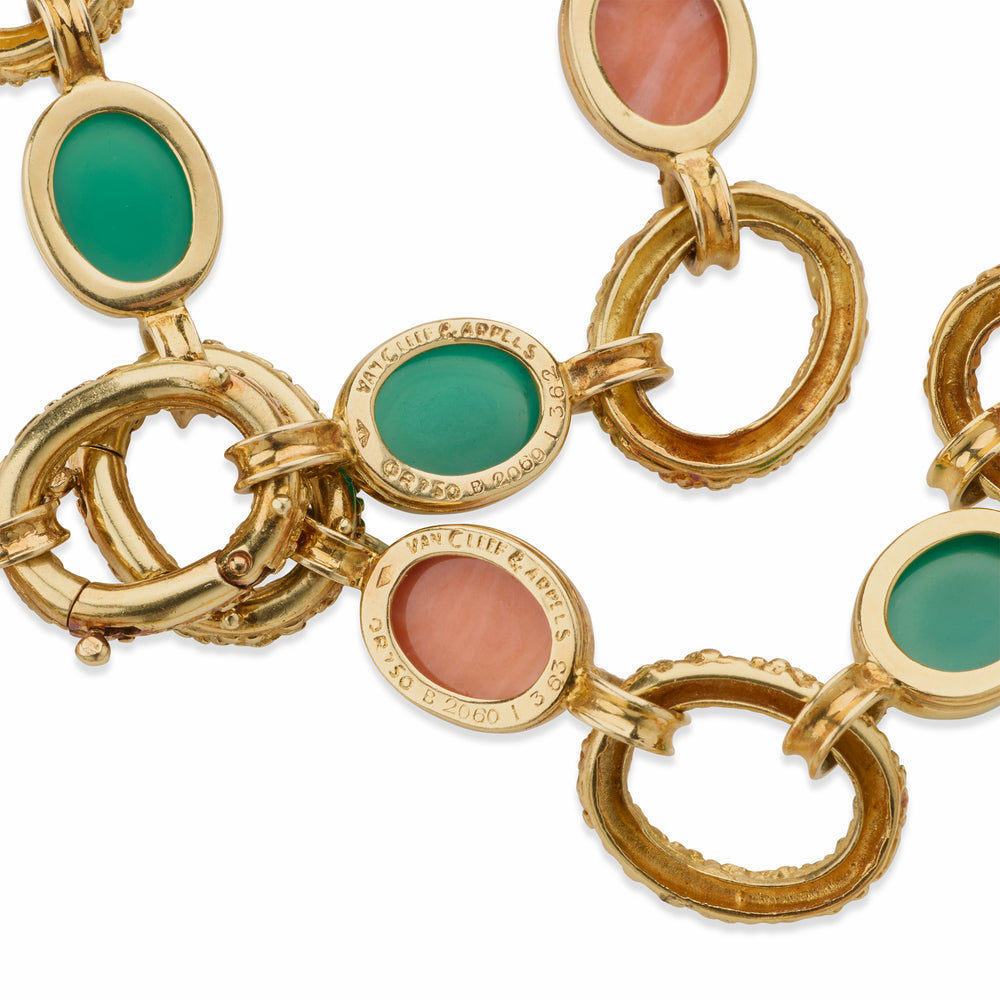 
                      
                        Macklowe Gallery Van Cleef & Arpels "Delphe" Convertible Sautoir
                      
                    