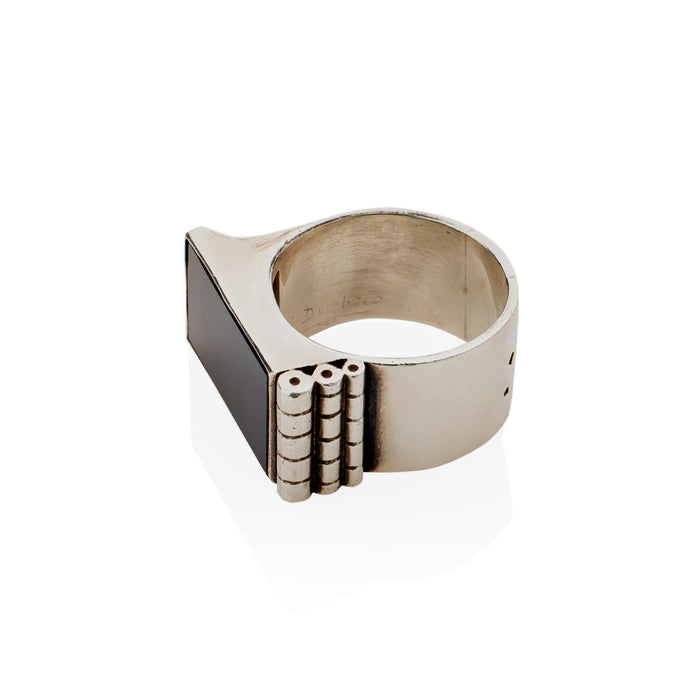 Macklowe Gallery Jean Després Modernist Silver and Onyx "Bijoux Moteurs" Ring