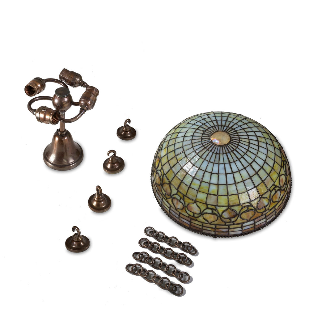 
                      
                        Macklowe Gallery Tiffany Studios New York "Vine Border" Plafonnier
                      
                    