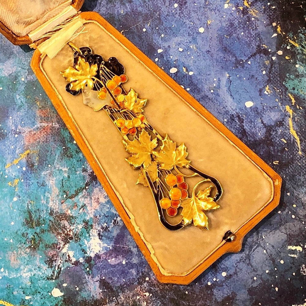 
                      
                        Macklowe Gallery René Lalique “Automne” Gold and Basse-Taille Enamel Pendant
                      
                    