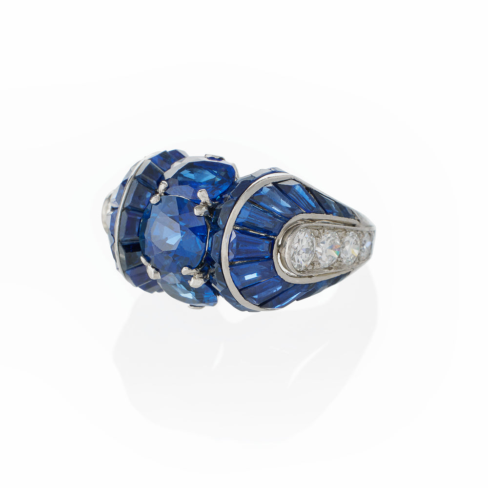 
                      
                        Macklowe Gallery Van Cleef & Arpels Paris No-Heat Burma Sapphire Ring
                      
                    