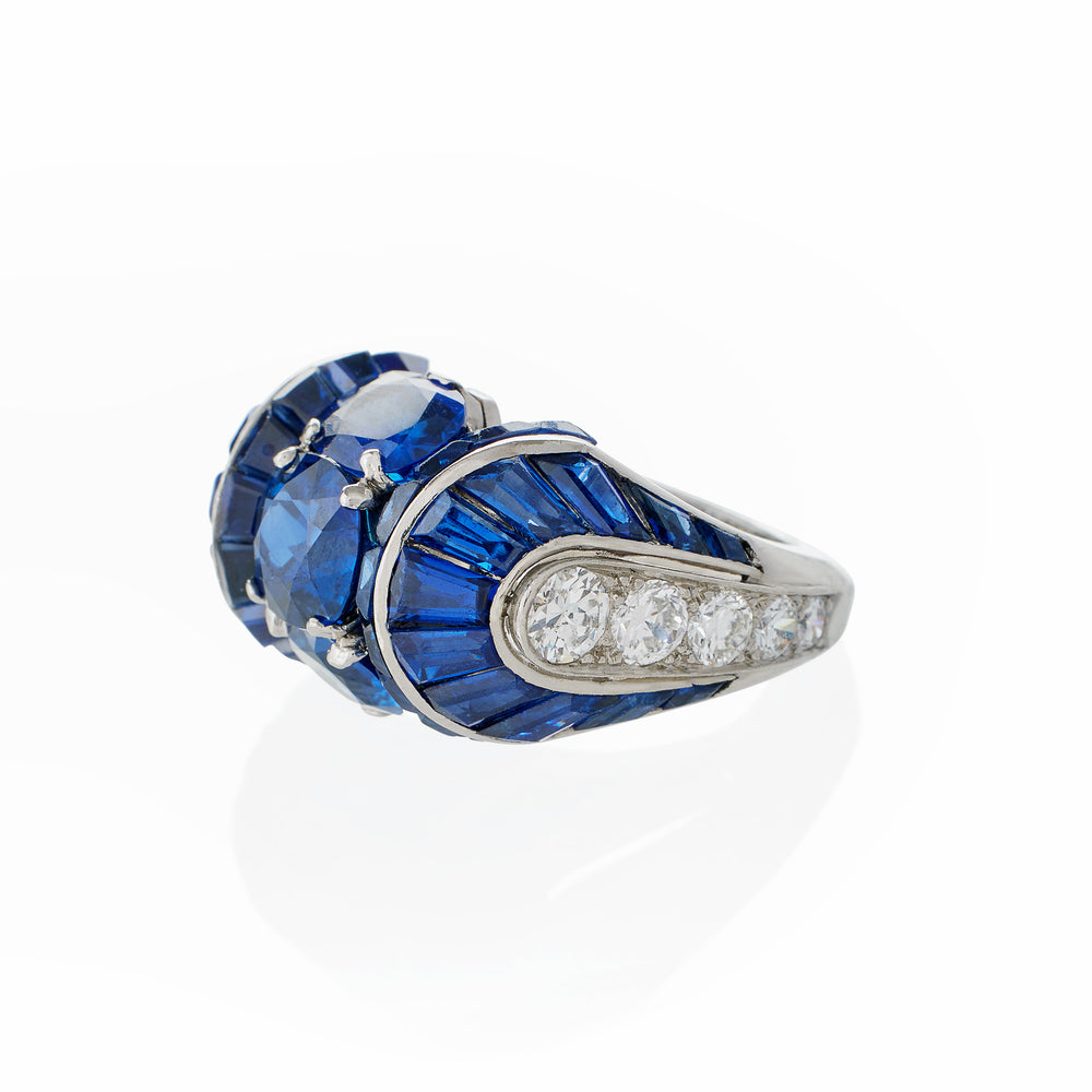 
                      
                        Macklowe Gallery Van Cleef & Arpels Paris No-Heat Burma Sapphire Ring
                      
                    